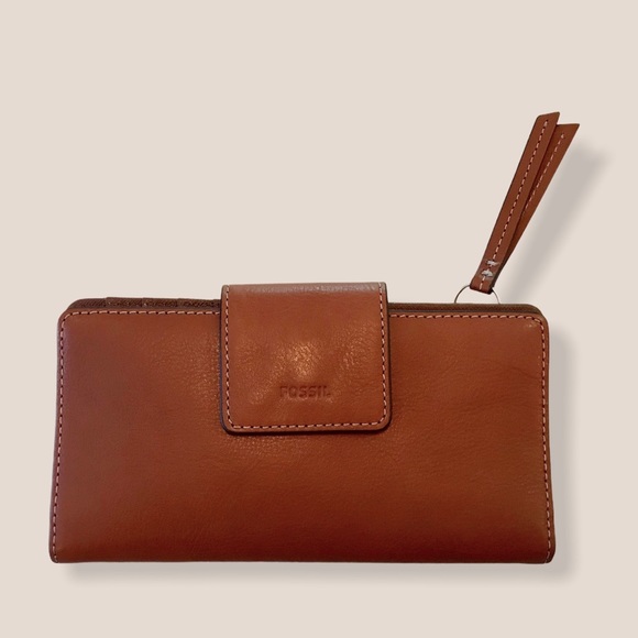 Fossil Handbags - BRAND NEW FOSSIL LEATHER WALLET